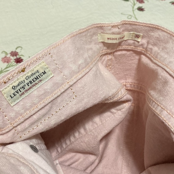 Levi's Wedgie Straight Women's Pink Jeans - Picture 10 of 15